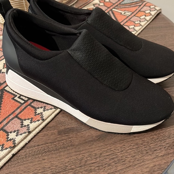 Ideology Slip On Shoes. Black 9.5 - Picture 2 of 4